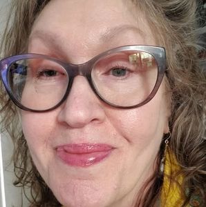 Meet your Posher, Wendy